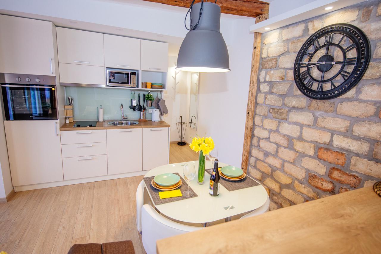 63 - 2 Apartment